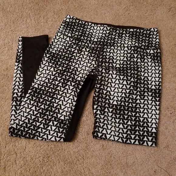 Victoria's Secret Pants - Victoria Secret Sport Leggings